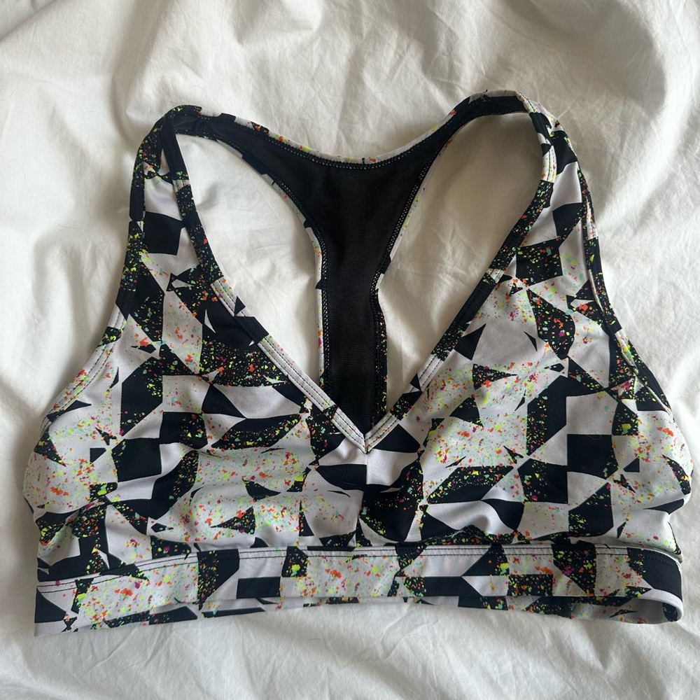 Victoria’s Secret sports bra size M